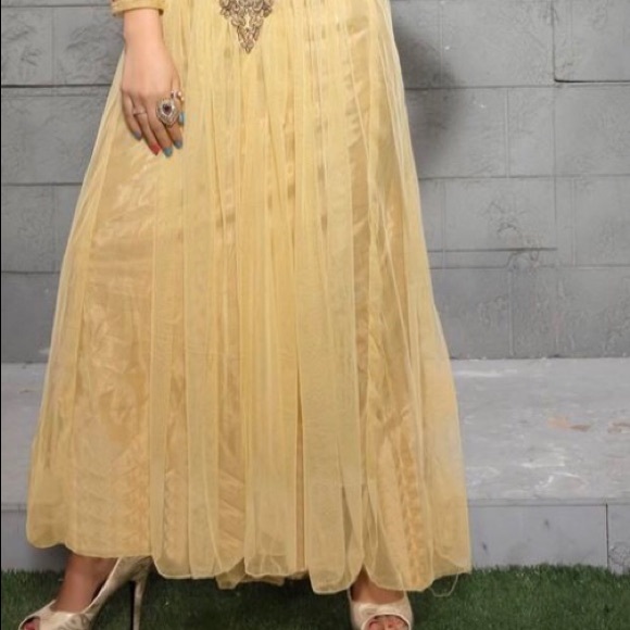 Unstitched embroidery dress - Picture 2 of 8